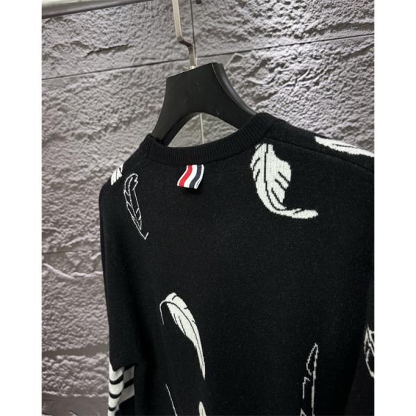 Thom Browne コピー 秋冬柔らかな トレンド グレー × ブラック 2 色 フェザー满印 セーター トムブラウン