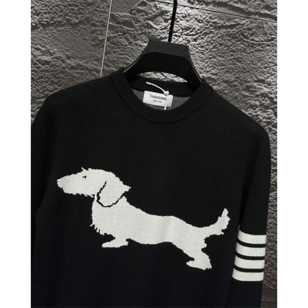 グレー × ブラック Thom Browne 偽物 2025秋冬対応 定番 2 色 ダックスフント刺繍 セーター トムブラウン