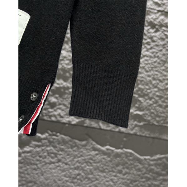 グレー × ブラック Thom Browne 偽物 2025秋冬対応 定番 2 色 ダックスフント刺繍 セーター トムブラウン