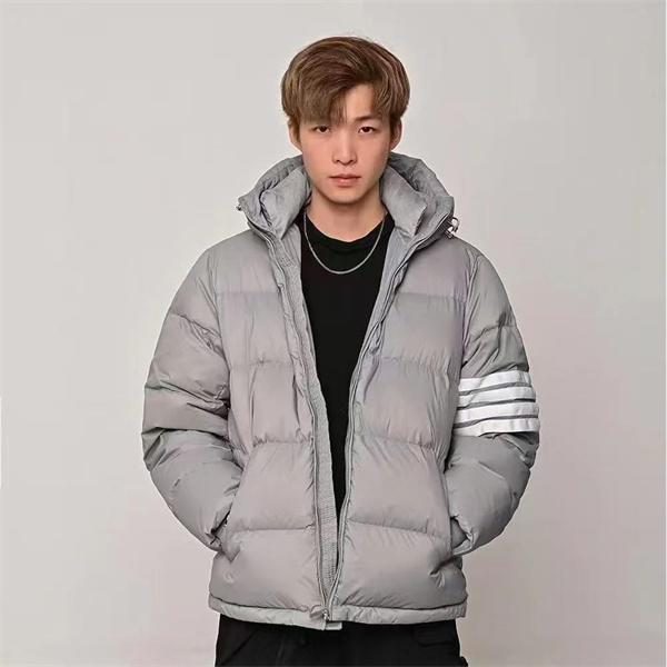 グレー ルーズフィット ダウンジャケット トムブラウン Thom Browne コピー 秋冬リラックスした 人気