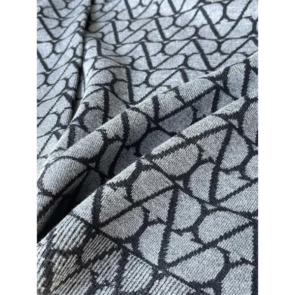 グレー × ブラック 满印 V 纹 ジップジャケット ヴァレンティーノ Valentino コピー 秋冬重厚感のある 定番