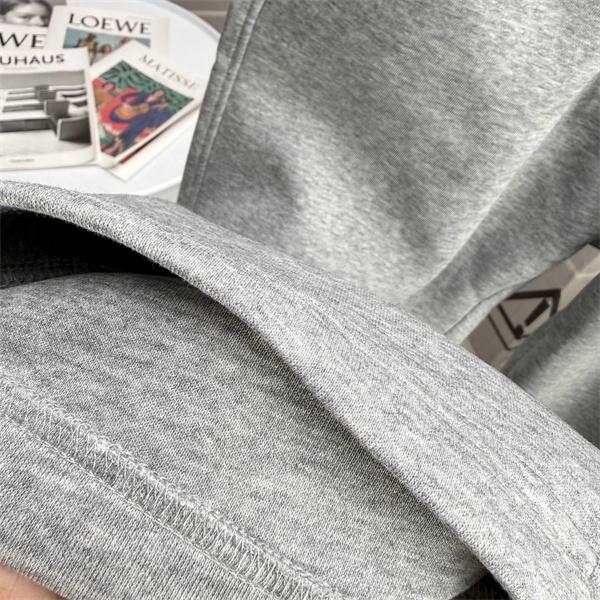 2025秋冬必須 日常的 人気 ブラック 小ロゴ スウェットパンツ ヴァレンティーノ Valentino コピー 