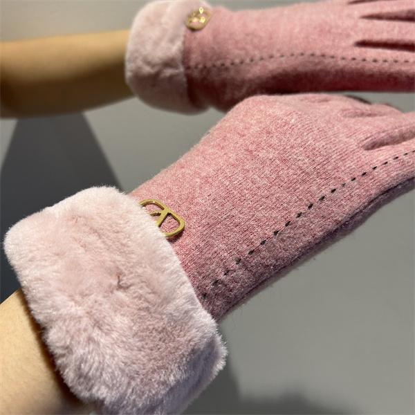 ブラック ファーカフス V ロゴ 手袋 ヴァレンティーノ Valentino コピー 秋冬 温か 上品 トレンド