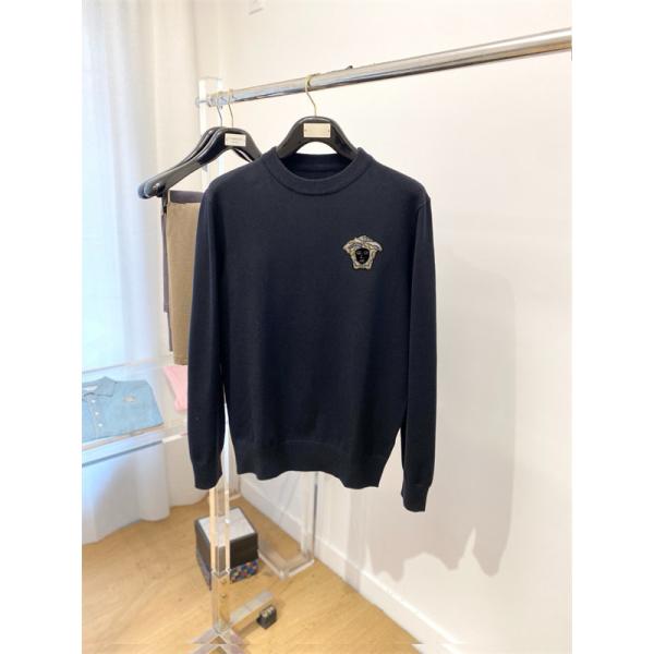 VERSACE スーパーコピー 保温効果 2025秋冬定番 上質 ホワイト バッジ刺繍 パーカー ヴェルサーチ