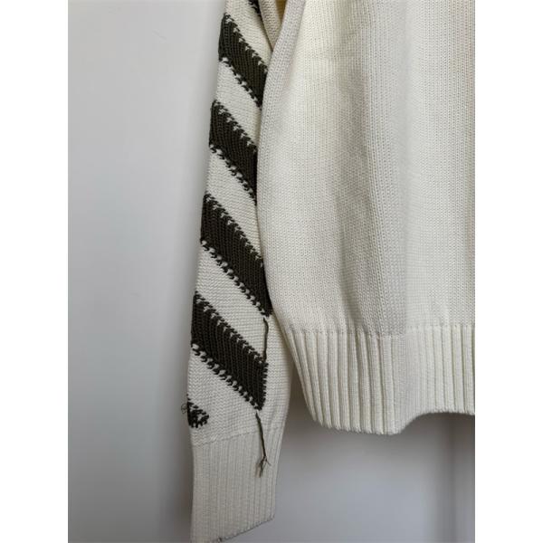 カジュアルコーデ ブラック × ベージュ セーター Off-White コピー 2025秋冬新作 限定生産 オフホワイト