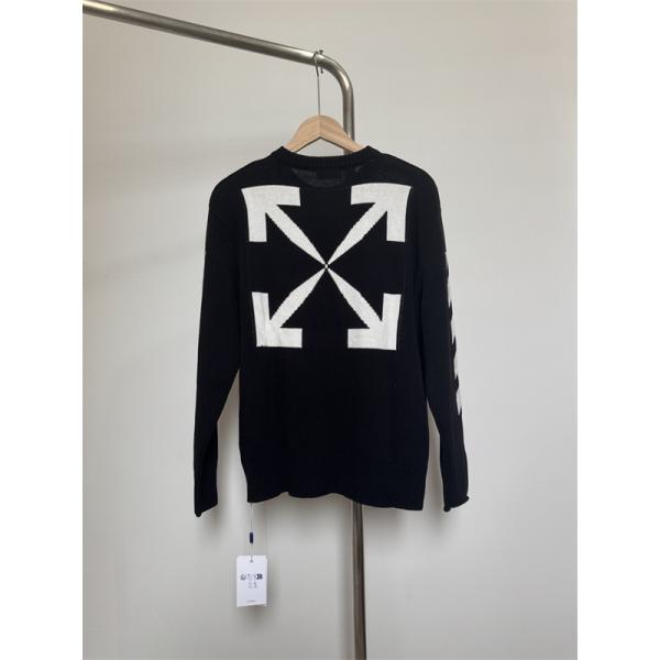 高級感 大人カジュアル グレー × ホワイトセーター Off-White コピー 2025秋冬注目スタイル オフホワイト