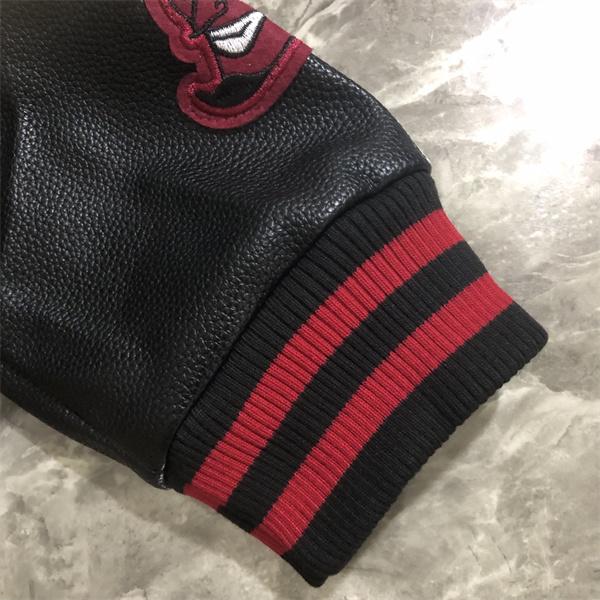 ブラック × レッド ベースボールジャケット Off-White コピー 2025秋冬注目スタイル 当店イチオシ オフホワイト