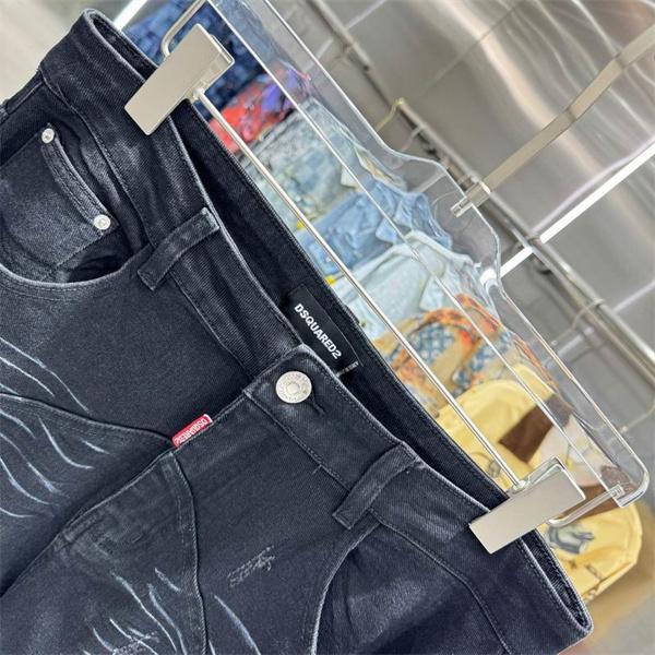 ブラック ラージスター刺繍 ディースクエアード デニムパンツ DSQUARED2 コピー 秋冬 シルエット トレンド