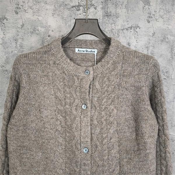 アクネ ストゥディオズ Acne Studios ライトブラウン クロシェ カーディガン スーパーコピー 秋冬 温かく 万能アイテム 入手困難 