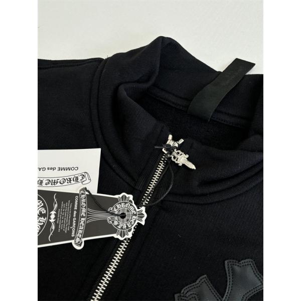 クロムハーツ コピー Chrome Hearts パーカー ライトグレー 暖かみあふれる十字刺繍 個性的半ウィンドウ 人気爆発 秋冬定番