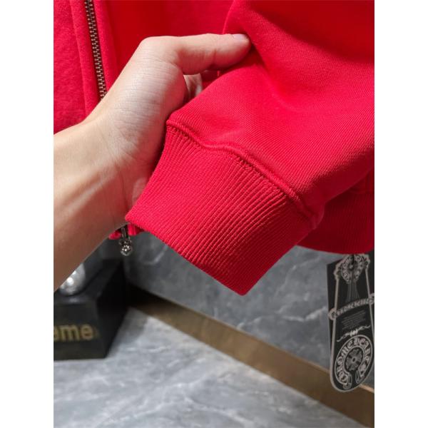 クロムハーツ コピー Chrome Hearts パーカー 話題 ブラック × レッド インパクト十字ロゴ トレンド 秋冬注目新作