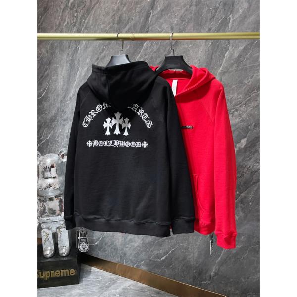 クロムハーツ コピー Chrome Hearts パーカー 話題 ブラック × レッド インパクト十字ロゴ トレンド 秋冬注目新作