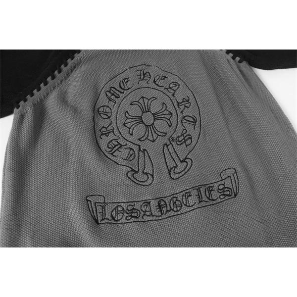 限定感漂う ホワイト × ブラック 本格派ロゴ 2025秋冬コーデ注目 クロムハーツ 偽物 Chrome Hearts ニットセーター