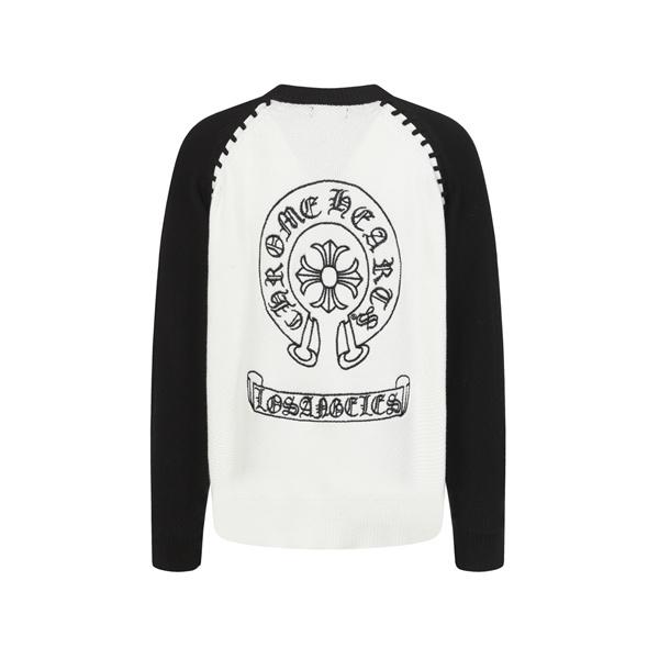 限定感漂う ホワイト × ブラック 本格派ロゴ 2025秋冬コーデ注目 クロムハーツ 偽物 Chrome Hearts ニットセーター