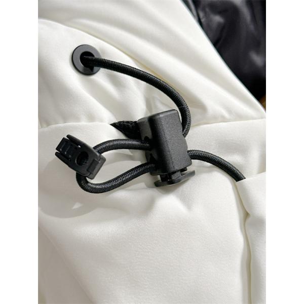 ブラック × レッド アームロゴ 冬仕様 高保温ダウン MONCLER モンクレール コピー ダウンジャケット