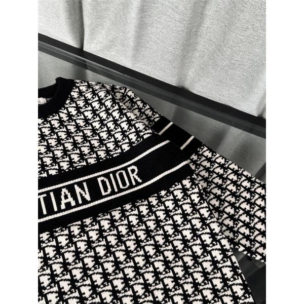 ☆ディオールセーターコピー☆2025人気DIOR Oblique新作最新秋冬トレンド着こなし