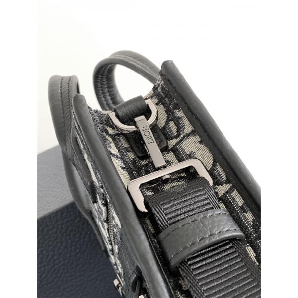 Christian Dior☆ディオールミニバッグコピー☆2025人気DIOR  Safari North-South 上品 2ESWS017YKY_H27E