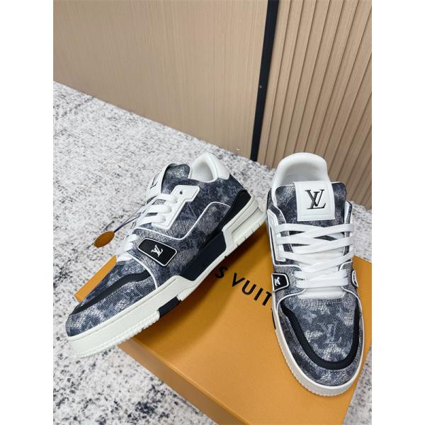 LV trainer☆☆大胆なトレンド感を楽しむ  ルイ ヴィトンスニーカースーパーコピー 春夏のお出かけを軽快に LOUIS VUITTONブランド コピー 激安(日本最大級)