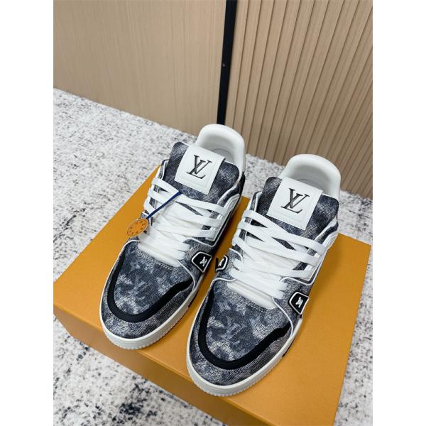 LV trainer☆☆大胆なトレンド感を楽しむ  ルイ ヴィトンスニーカースーパーコピー 春夏のお出かけを軽快に LOUIS VUITTONブランド コピー 激安(日本最大級)