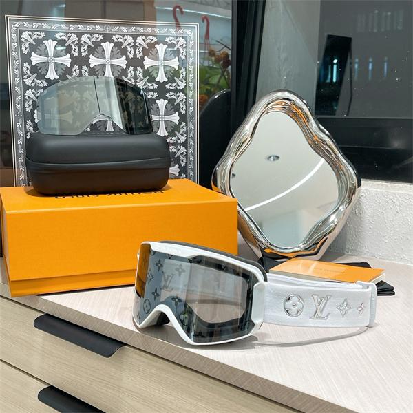 今回大特価 ルイ ヴィトンスキーゴーグルコピーLOUIS VUITTON デザイン性の高い 高級感がアップブランド コピー 激安(日本最大級)