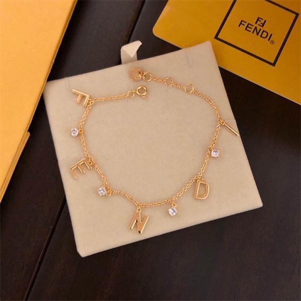 フェンディネックレスコピー2025秋冬ファッションに合わせたい FENDI _ブランド コピー 激安(日本最大級)