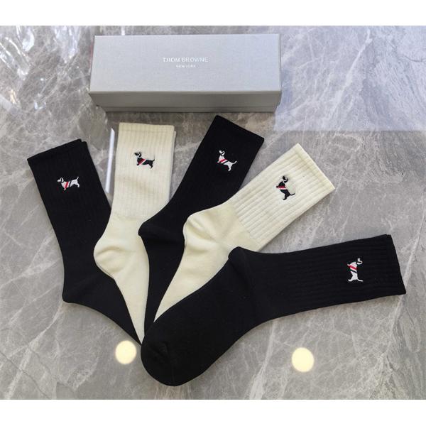 トムブラウン靴下コピーTHOM BROWNE簡単にトレンド 2025秋冬ブランド コピー 激安(日本最大級)