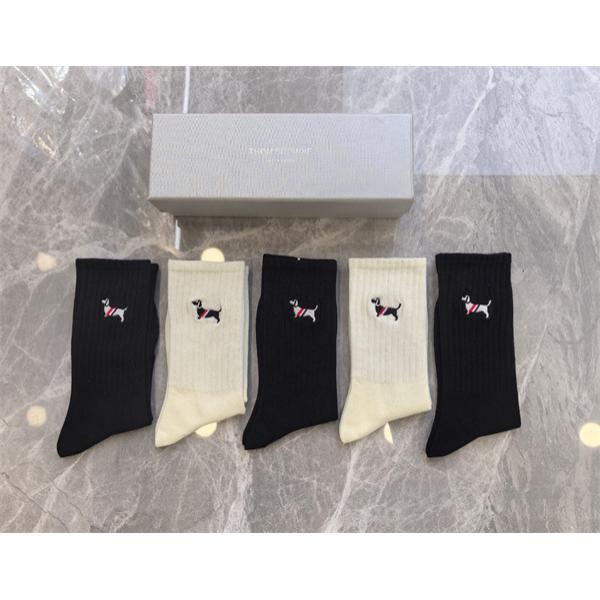 トムブラウン靴下コピーTHOM BROWNE簡単にトレンド 2025秋冬ブランド コピー 激安(日本最大級)