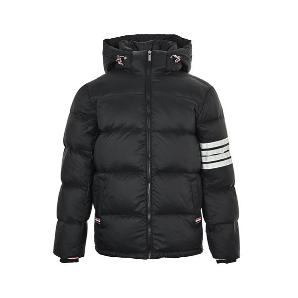 2025秋冬の必需品★トムブラウンダウンジャケットコピー❤THOM BROWNE ふんわりまとって暖かお洒落 激安(日本最大級)