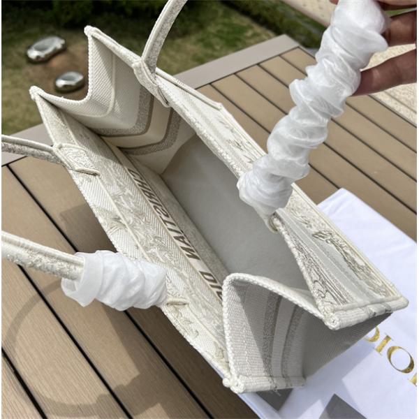 使い勝手ディオールトートバッグ スーパー コピーDior Book Tote 　機能性が満点のバッグ__ブランド コピー 激安(日本最大級)