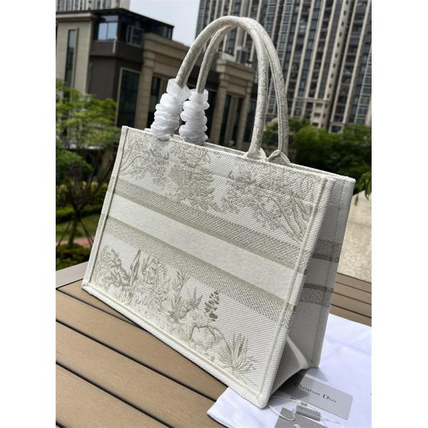 使い勝手ディオールトートバッグ スーパー コピーDior Book Tote 　機能性が満点のバッグ__ブランド コピー 激安(日本最大級)