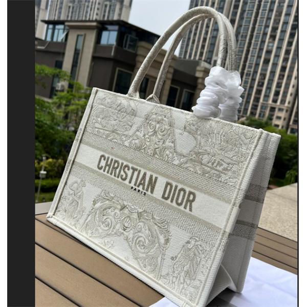 使い勝手ディオールトートバッグ スーパー コピーDior Book Tote 　機能性が満点のバッグ__ブランド コピー 激安(日本最大級)