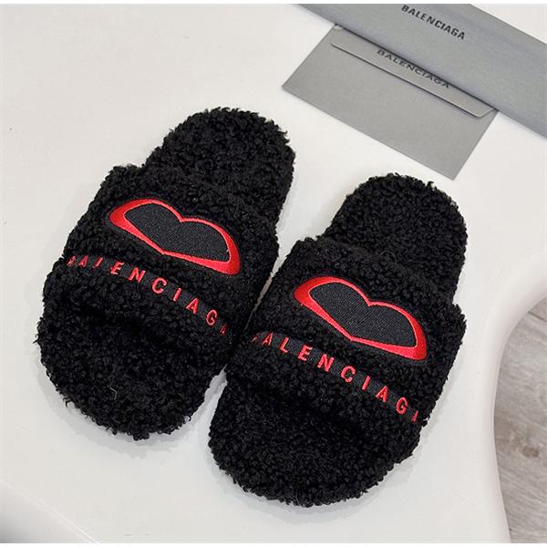 印象的な春夏コーデに バレンシアガサンダルコピー余裕のあるコーデに挑戦着こなしの幅が広がる__ブランド コピー 激安(日本最大級)