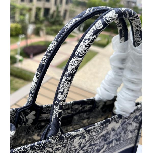 驚きの破格値大得価レディースバッグスタイリッシュさ収納力シンプル小さめディオール バッグコピー激安Book Tote