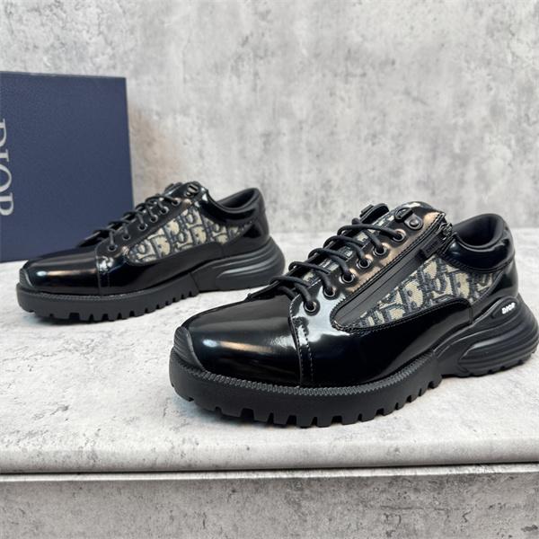 ディオールスニーカーコピー 大人コーデで活用  実用性の高さも魅力 DIOR 春夏らしくて軽やかにするブランド コピー 激安(日本最大級)