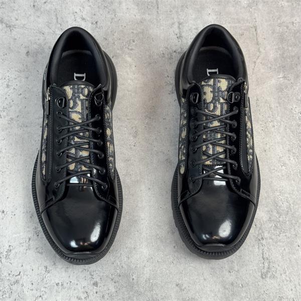 ディオールスニーカーコピー 大人コーデで活用  実用性の高さも魅力 DIOR 春夏らしくて軽やかにするブランド コピー 激安(日本最大級)