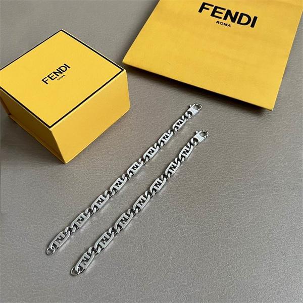秋冬おしゃれをより楽しませる  FENDIフェンディブレスレット コピー 激安(日本最大級)