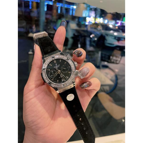 ウブロ時計コピー クラシック フュージョンクロノグラフ 541NX1171LR1104 ブラック文字盤 メンズ 腕時計 新品 通販ショッピング