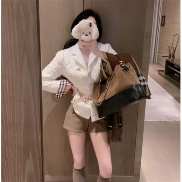 BURBERRY 2025春夏も引き続き人気セール 大人可愛いスタイル バーバリー_綿入りジャケットスーパーコピーブランド激安通販 専門店