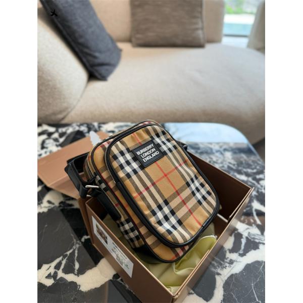 2025 ◆モデル愛用◆  バーバリー ショルダーバッグコピー BURBERRY 斜め掛けバッグ 激安通販 専門店
