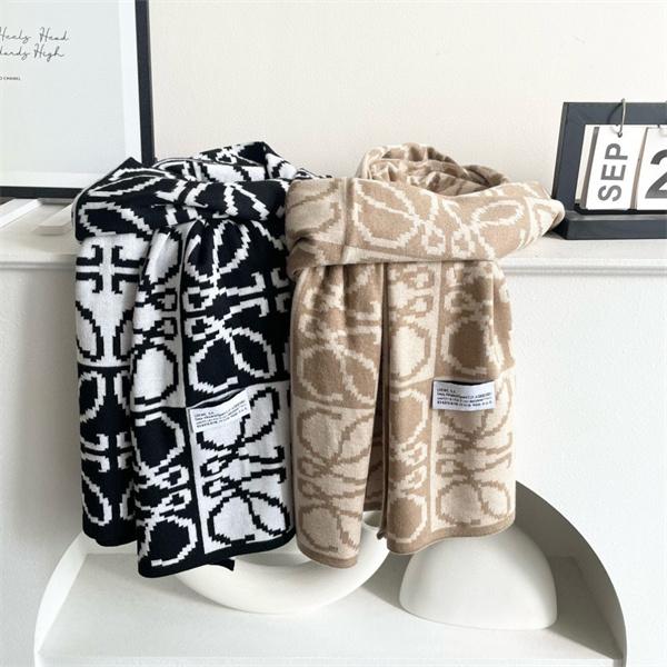 極上の着心地 2025ロエベマフラーコピー32*180cm すっきり着膨れしないブランド コピー 激安(日本最大級)