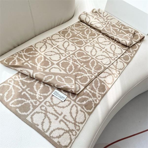 極上の着心地 2025ロエベマフラーコピー32*180cm すっきり着膨れしないブランド コピー 激安(日本最大級)