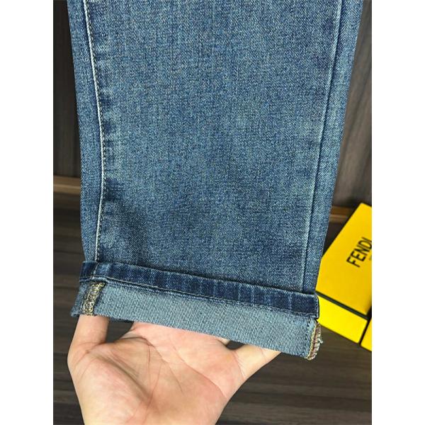 フィリッププレインジーンズコピー 通勤向けのコーデにも PHILIPP PLEIN  おしゃれスタイルブランド コピー 激安(日本最大級)