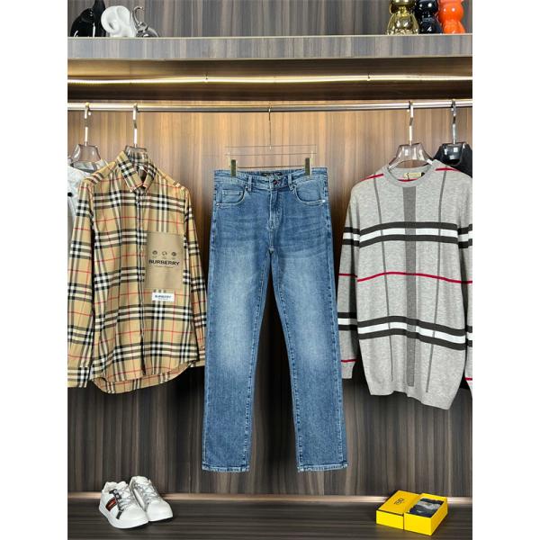 フィリッププレインジーンズコピー 通勤向けのコーデにも PHILIPP PLEIN  おしゃれスタイルブランド コピー 激安(日本最大級)