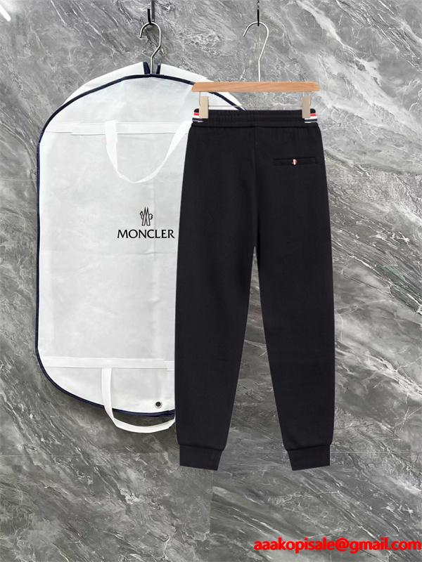 話題 ブラック ワンポイントロゴ 快適シルエット 秋冬注目 モンクレール コピー Moncler スウェットパンツ