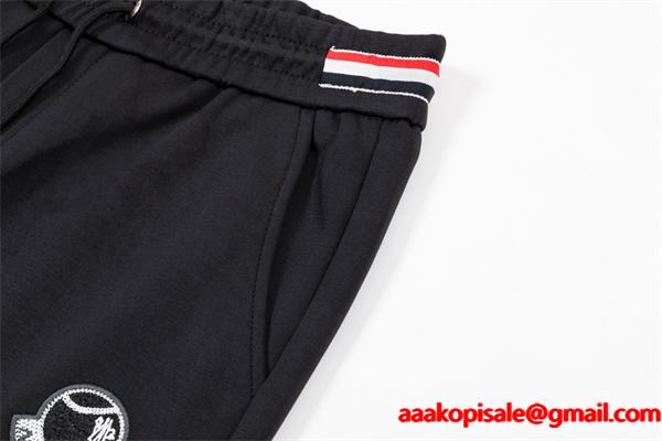 話題 ブラック ワンポイントロゴ 快適シルエット 秋冬注目 モンクレール コピー Moncler スウェットパンツ