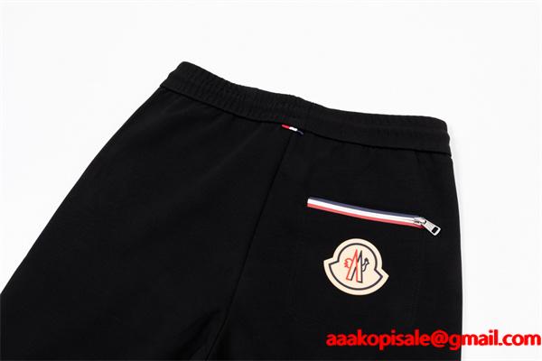 定番 ブラック サイドロゴ控えめ 大人モード感 秋冬人気 モンクレール コピー 高品質 Moncler ジョガーパンツ