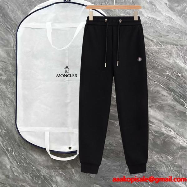 定番 ブラック サイドロゴ控えめ 大人モード感 秋冬人気 モンクレール コピー 高品質 Moncler ジョガーパンツ