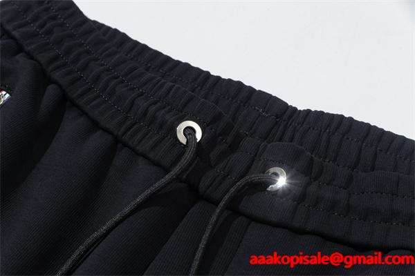注目 ブラック ジップポケット仕様 実用性抜群 トレンド最前線 モンクレール コピー Moncler スウェットパンツ