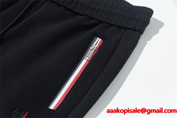 注目 ブラック ジップポケット仕様 実用性抜群 トレンド最前線 モンクレール コピー Moncler スウェットパンツ
