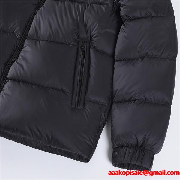 ネイビー ロゴワッペン 上質仕上げ 軽量暖か 2025秋冬必須 MONCLER モンクレール スーパーコピー ダウンジャケット